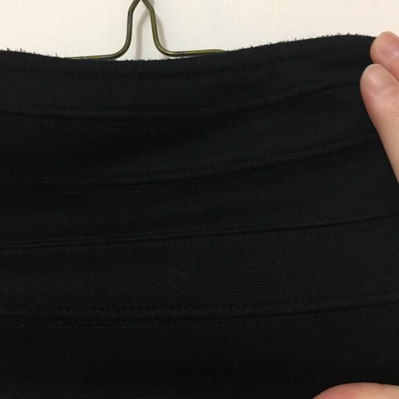 (FREE WITH PURCHASE) Black MIDI Skirt - Picture 3 of 4